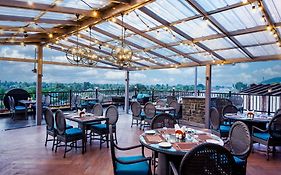 The Vintage Srinagar At Dal Lake